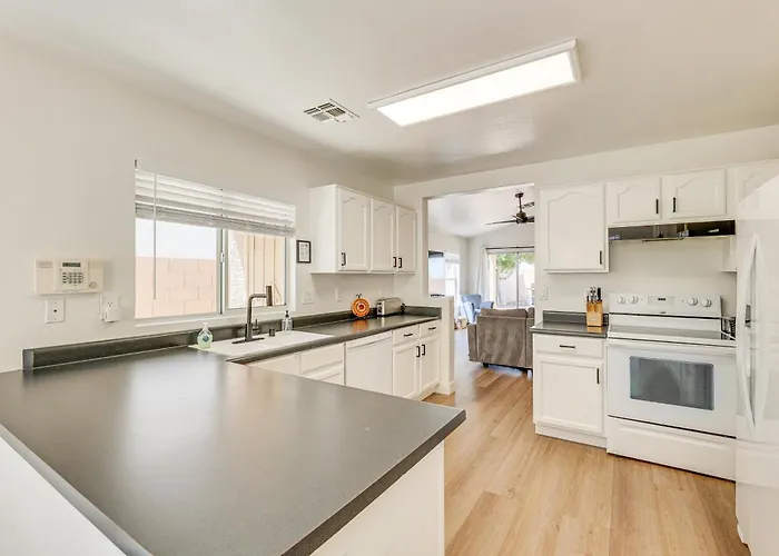 Swim & Unwind: 'wildrose Retreat' In Mesa! Holiday home Mesa