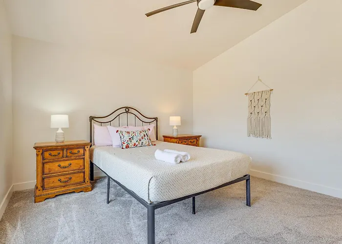 Swim & Unwind: 'wildrose Retreat' In Mesa! Holiday home *