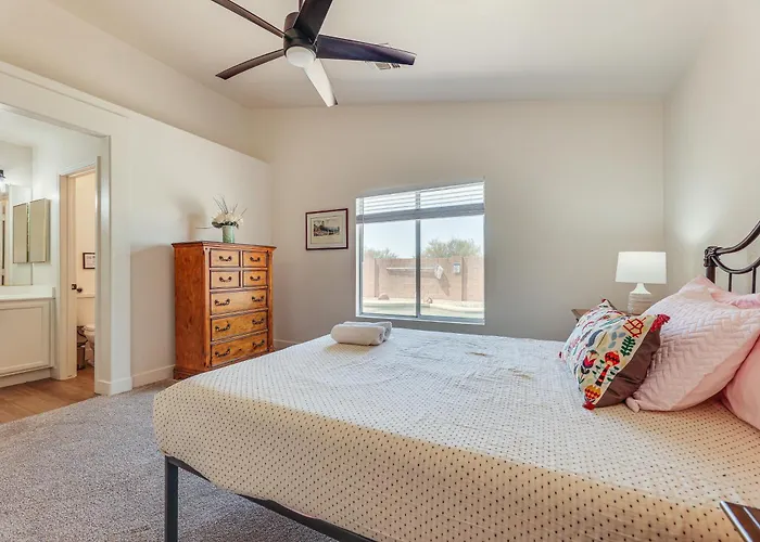 Holiday home Swim & Unwind: 'wildrose Retreat' In Mesa! *