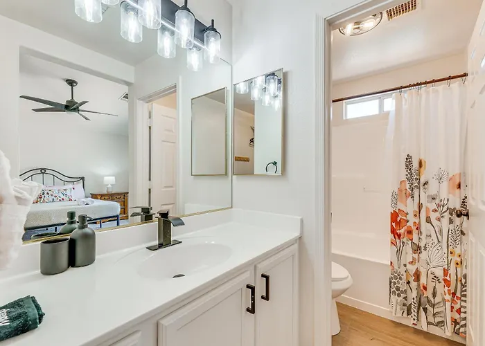 Swim & Unwind: 'wildrose Retreat' In Mesa! Holiday home